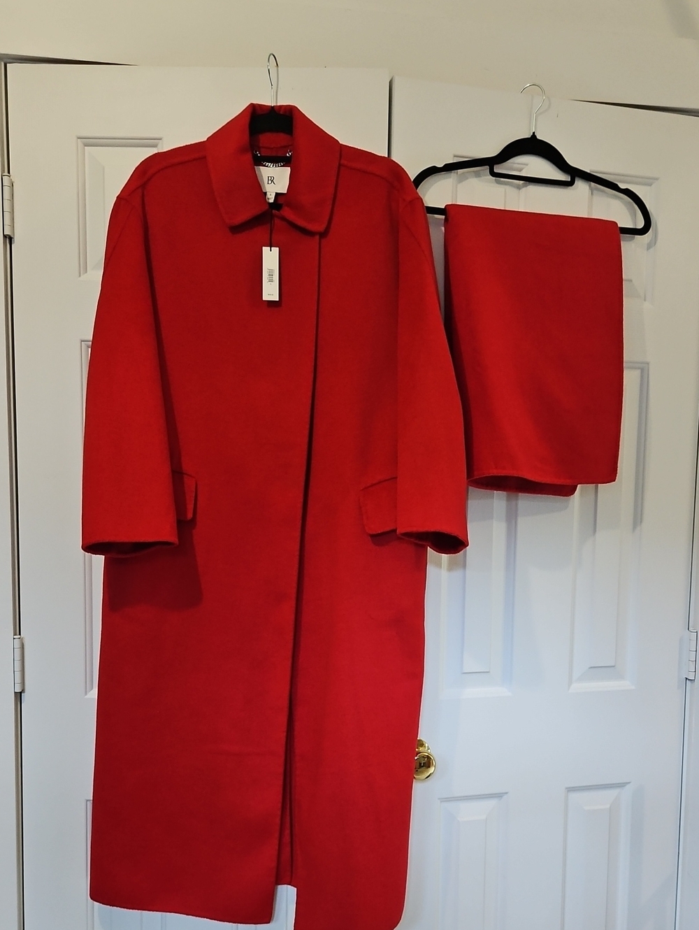Banana Republic. Red Women's Wool Coat - With scarf. NWT